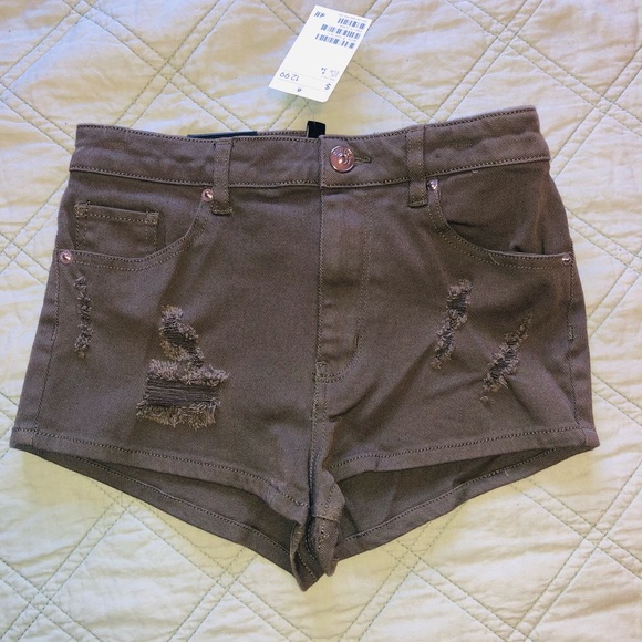 Divided Pants - Divided (H&M) shorts